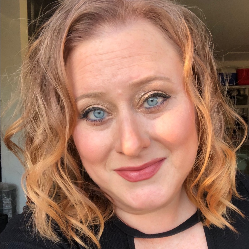 Meet your Posher, Jennifer